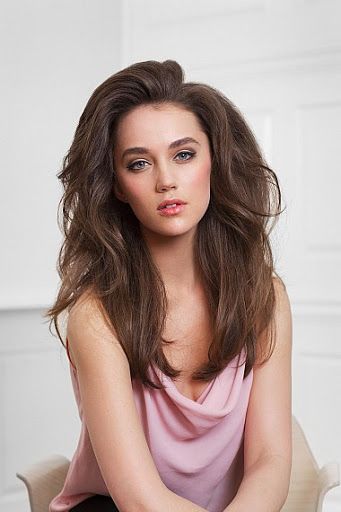 Gaya Rambut Blowout Bervolume, image : Pinterest mollie_stricker